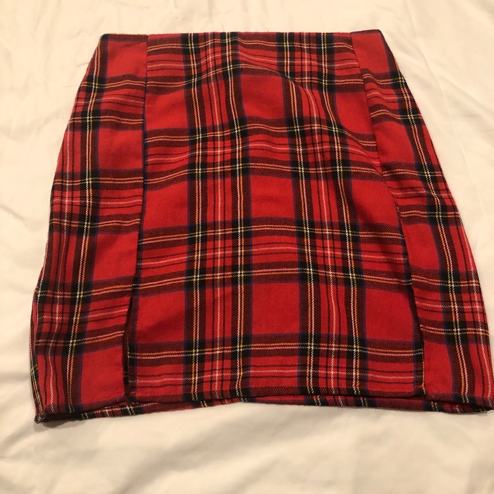 ❣️red plaid brandy melville skirt dupe❣️